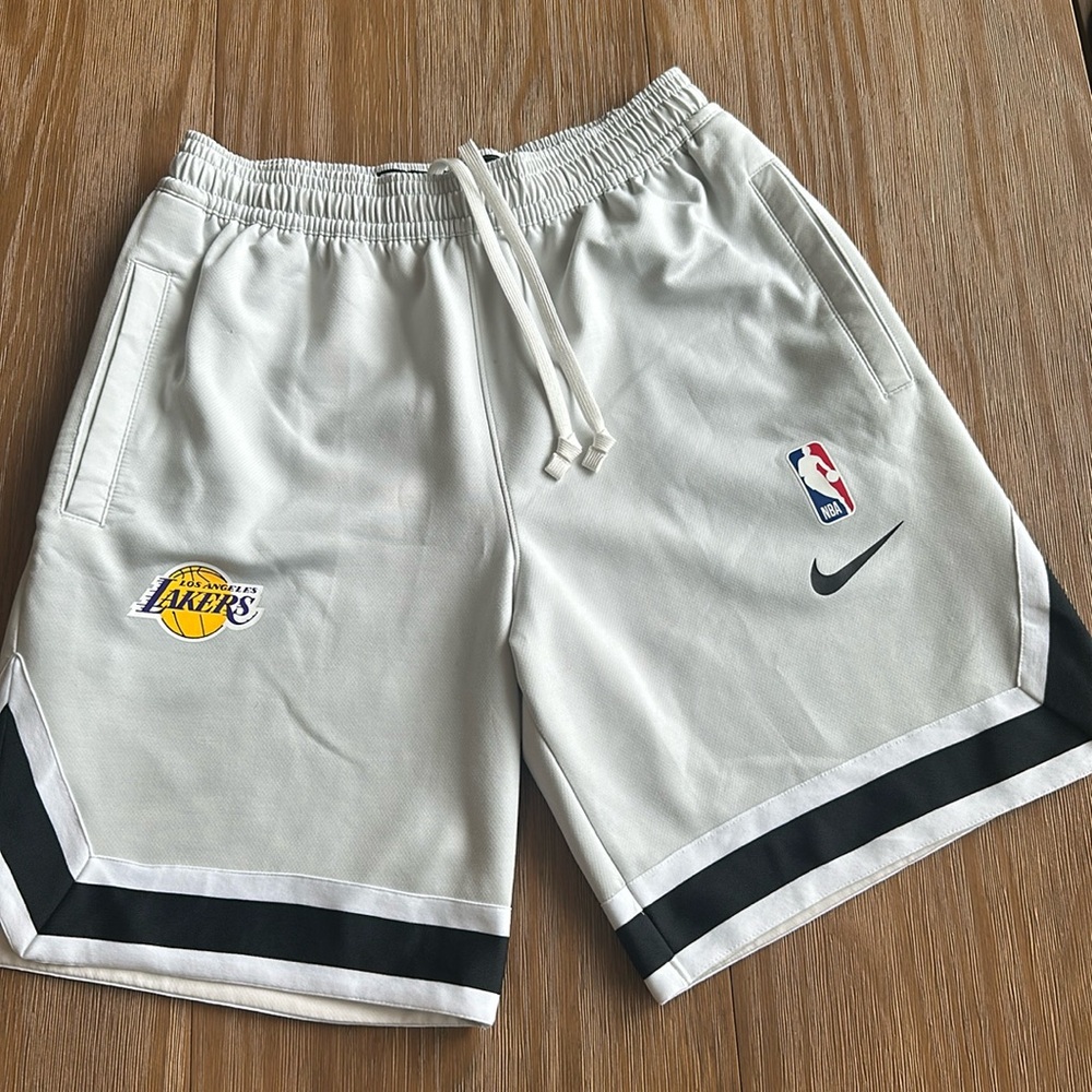 Lakers Nike Dri-Fi shorts - size M